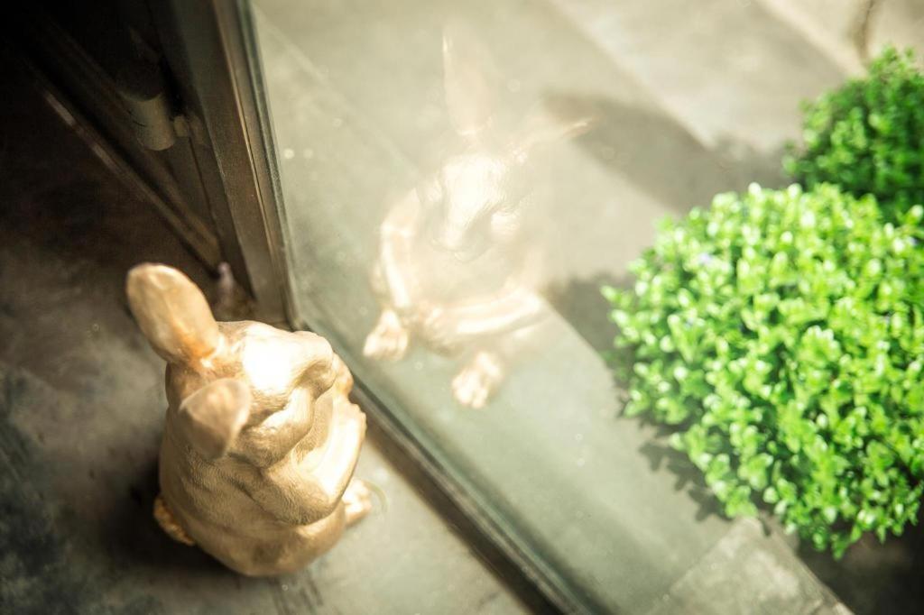 The Rabbit'S Hole Hostel Bangkok Exterior foto