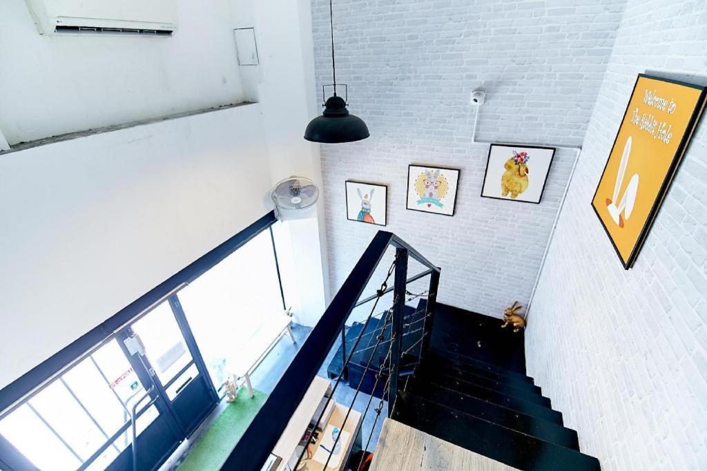 The Rabbit'S Hole Hostel Bangkok Exterior foto