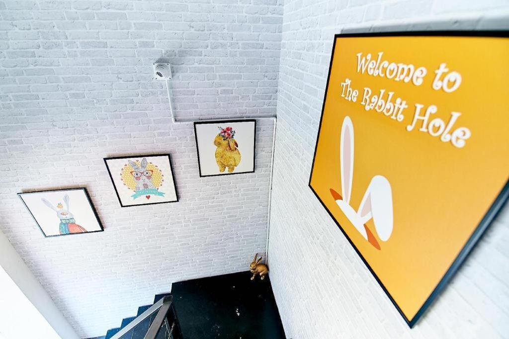 The Rabbit'S Hole Hostel Bangkok Exterior foto