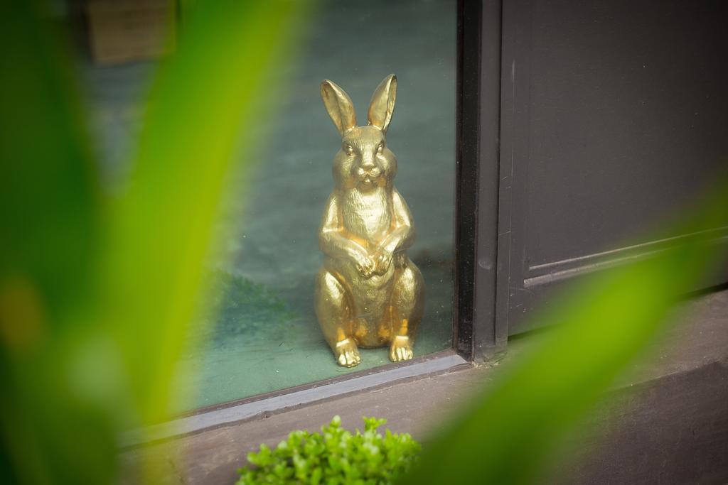 The Rabbit'S Hole Hostel Bangkok Exterior foto